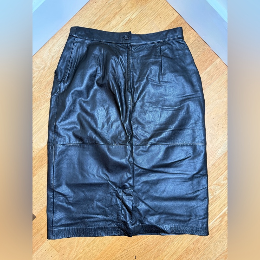 ❌SOLD❌ Vintage Jacobson’s leather skirt, fits more like a size 10-12
